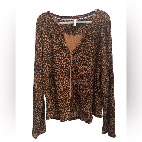 Anthropologie Tops - Anthropologie Pilcro Leopard Print Top Women XL Thermal Knit Split Neck Brown